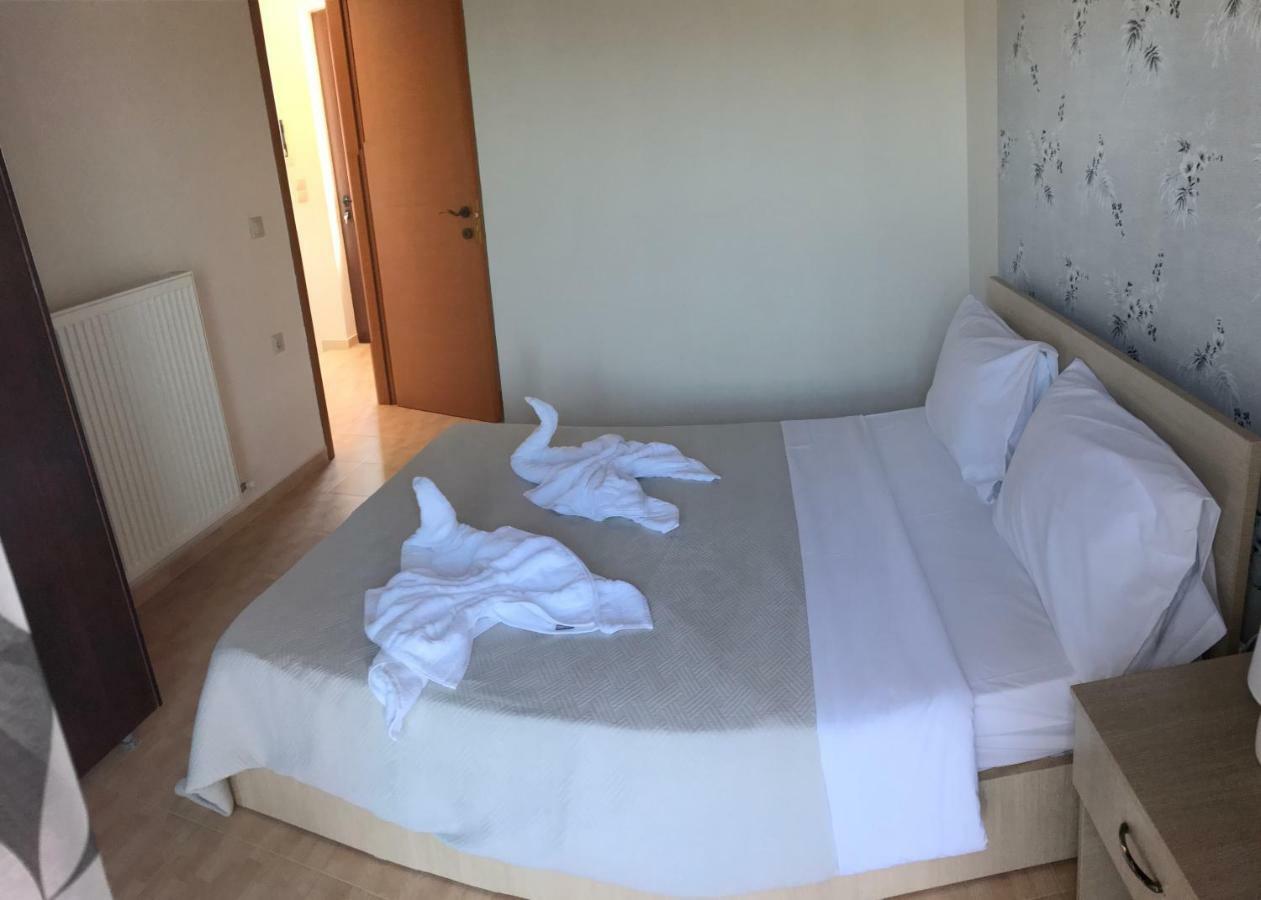 M&M Villa Kathaniá Eksteriør billede